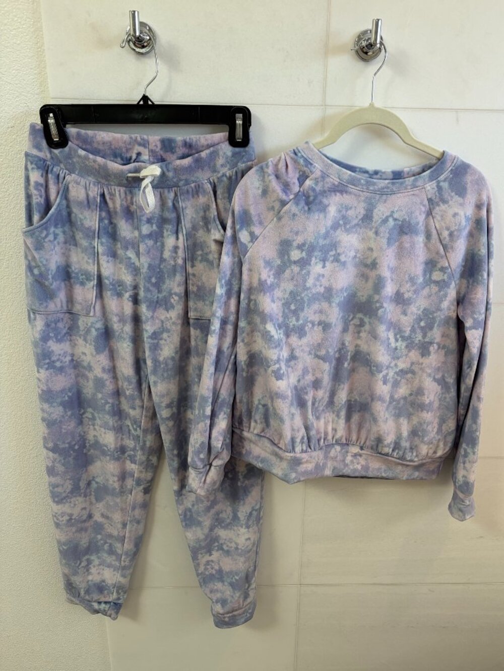 Cat & Jack Girls XL Tie Dye Velour Matching Sweatshirt & Pants Set Size 14